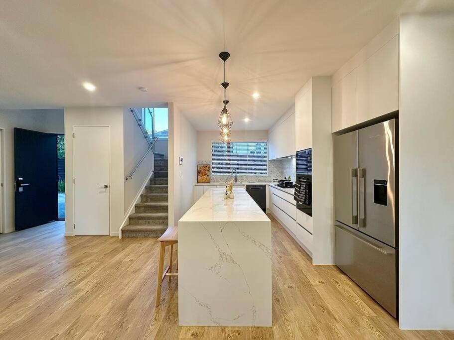 New Spacious 4beds Family