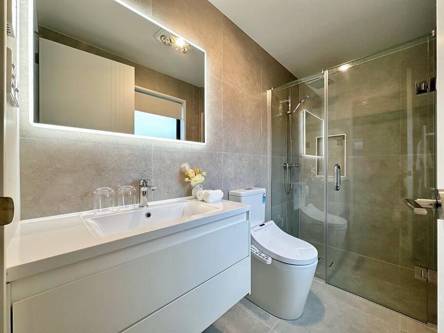 New Spacious 4beds Family Holiday home *