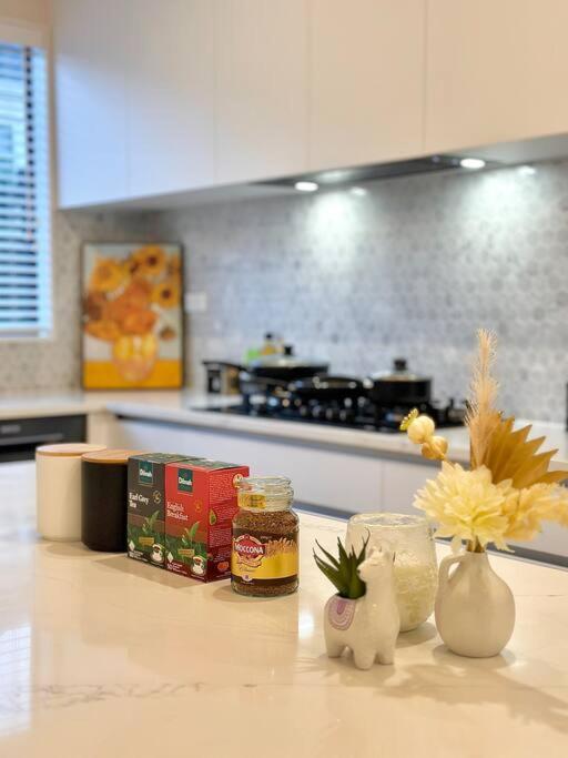 New Spacious 4beds Family Holiday home Auckland