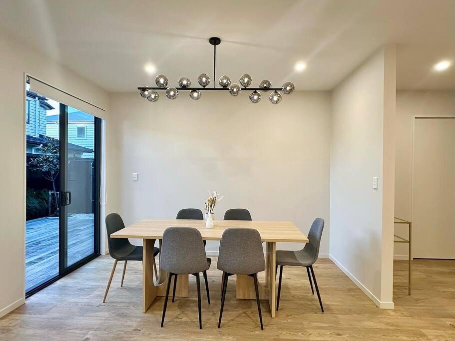 New Spacious 4beds Family *